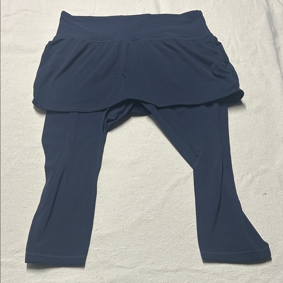 Athleta Pants - Athleta Navy Skort Leggings 2 in 1 Capri Leggings Elation Size Large